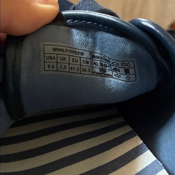 Vionic Brinley Navy Casual Sneakers - Picture 8 of 8